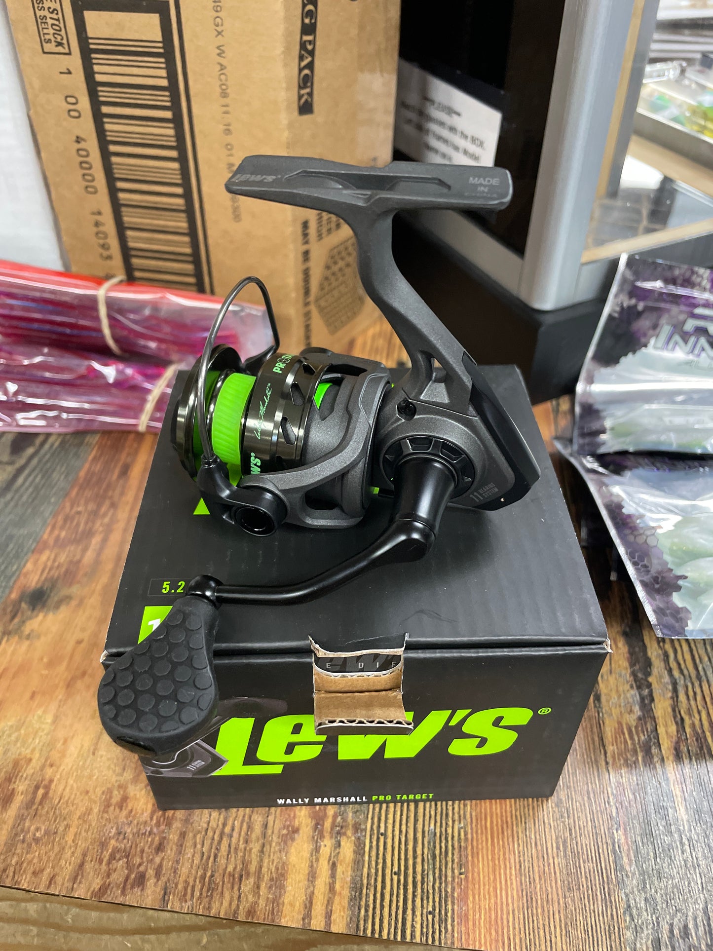 Lews Spinning Reel WM Pro Target R/L 100