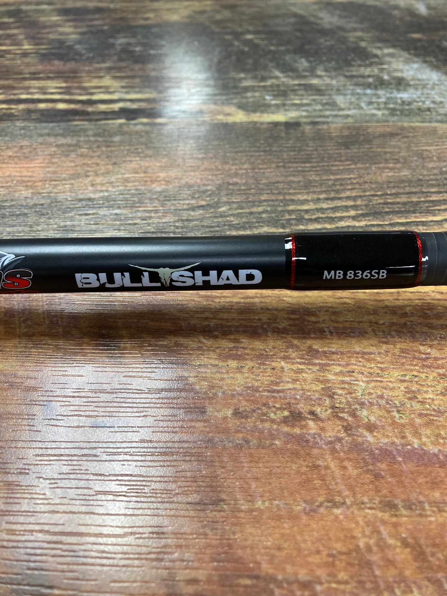 Dobyns Mike Bucca Bull Shad MB 836 SB - Casting