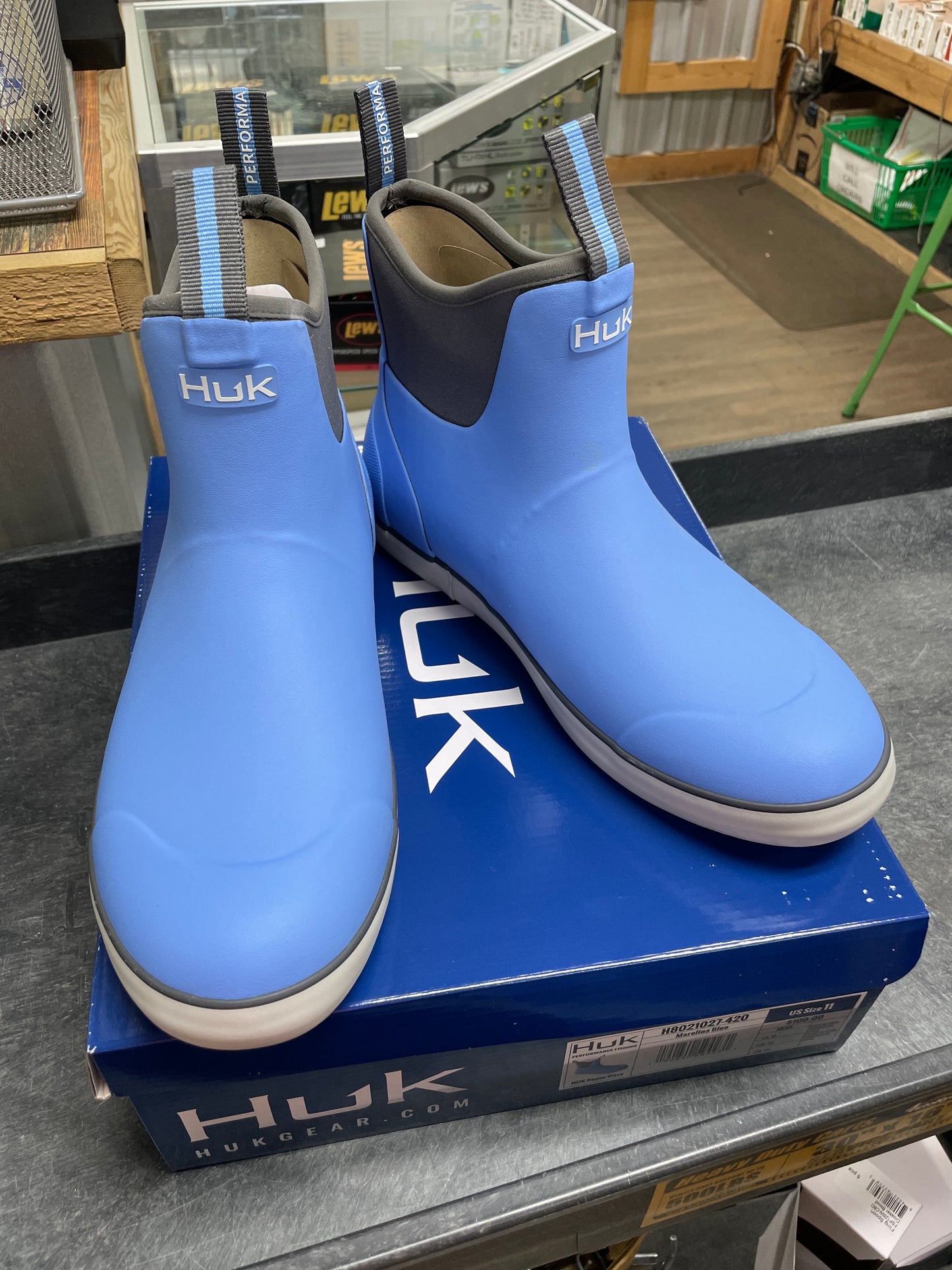 HUK Rogue Wave Marolina Blue size 11