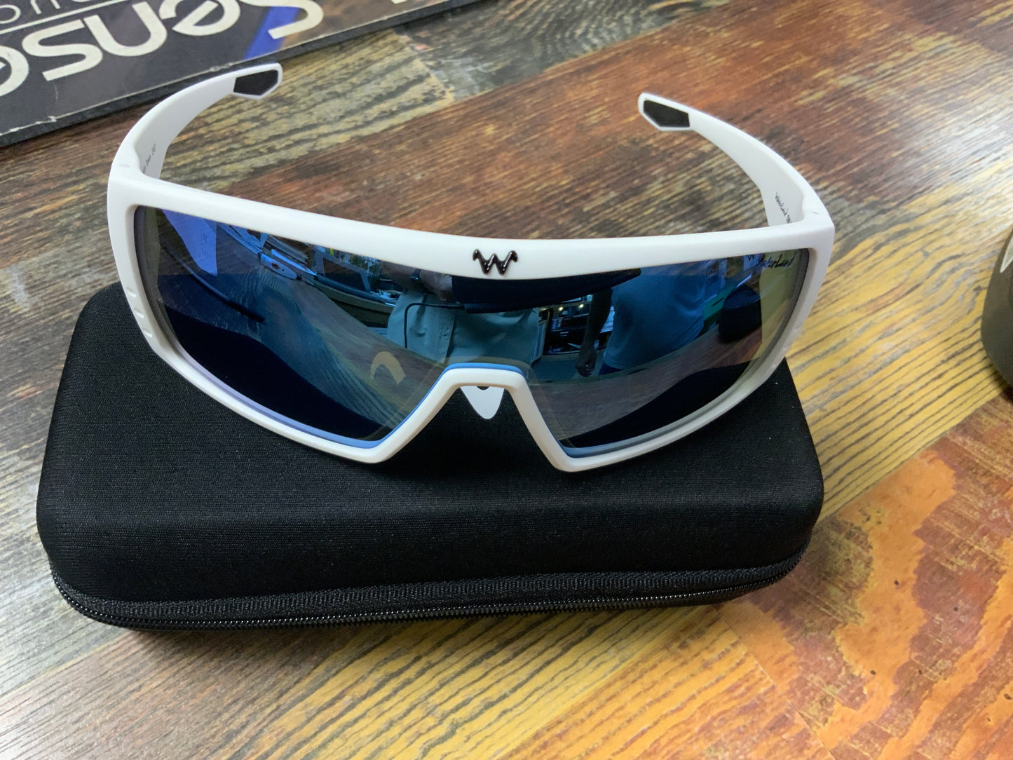 Waterland On Em - Matte White BHM PC