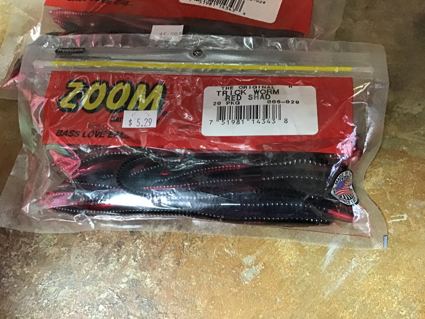 Zoom Trick Worm - Red Shad