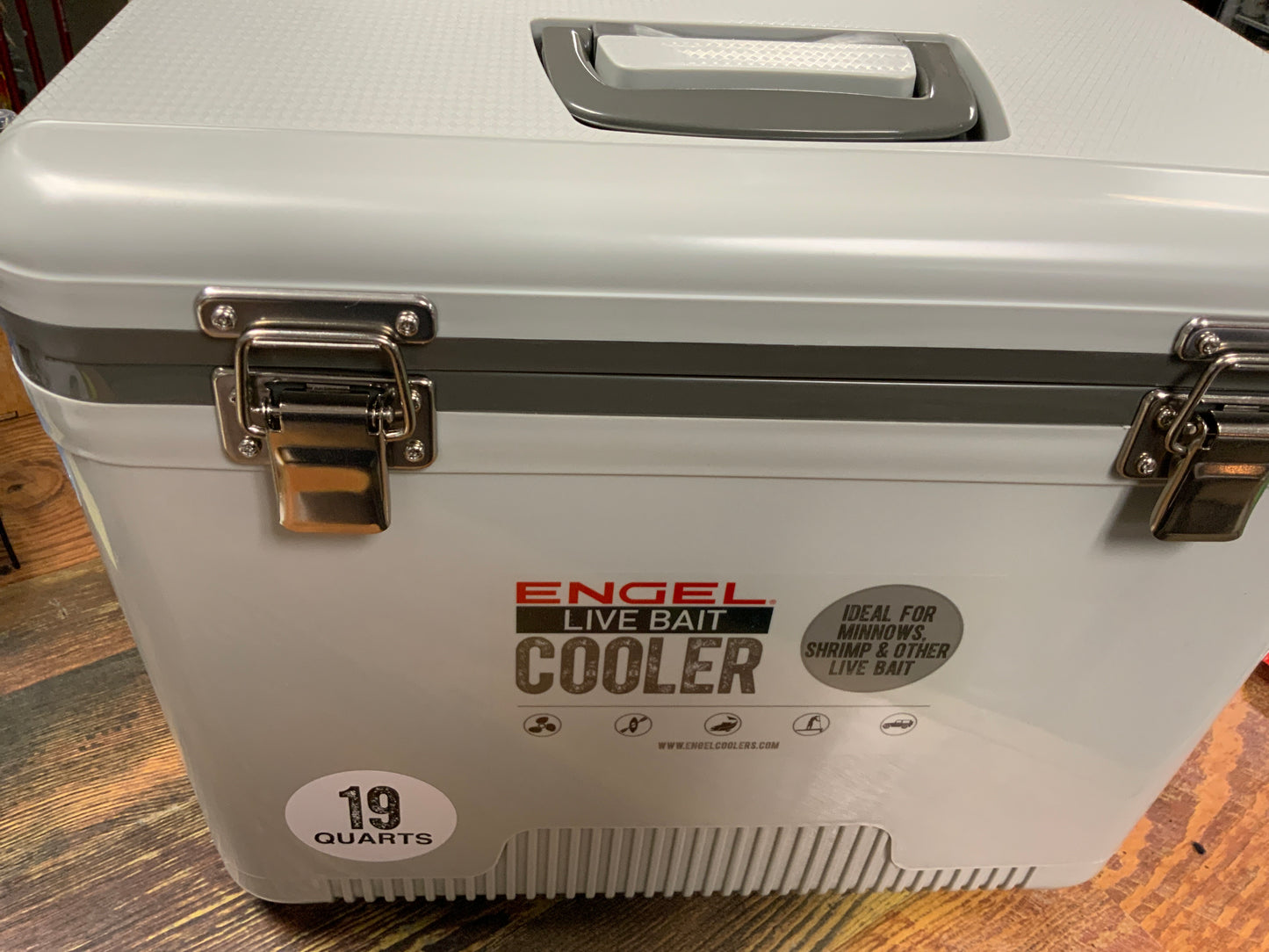 Engle Bait Cooler 19 qt. Rechargeable Lithium Battery White