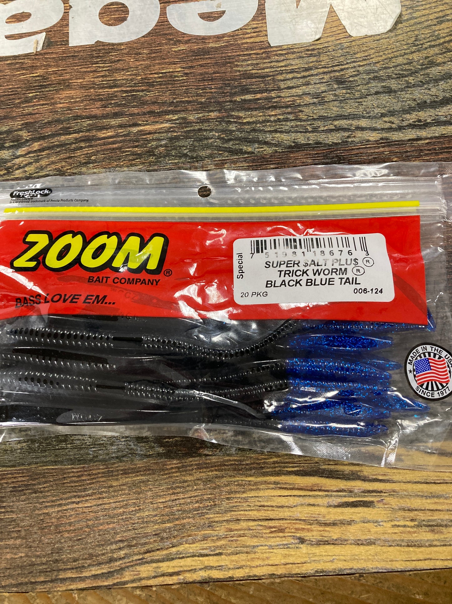 Zoom Trick Worm 6.5" Black/Blue Tail