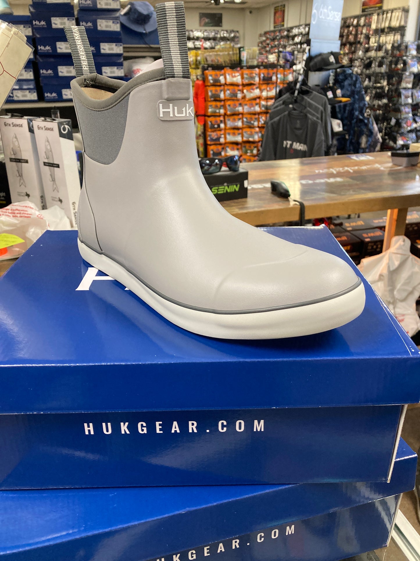 HUK Rogue Wave Grey size 10