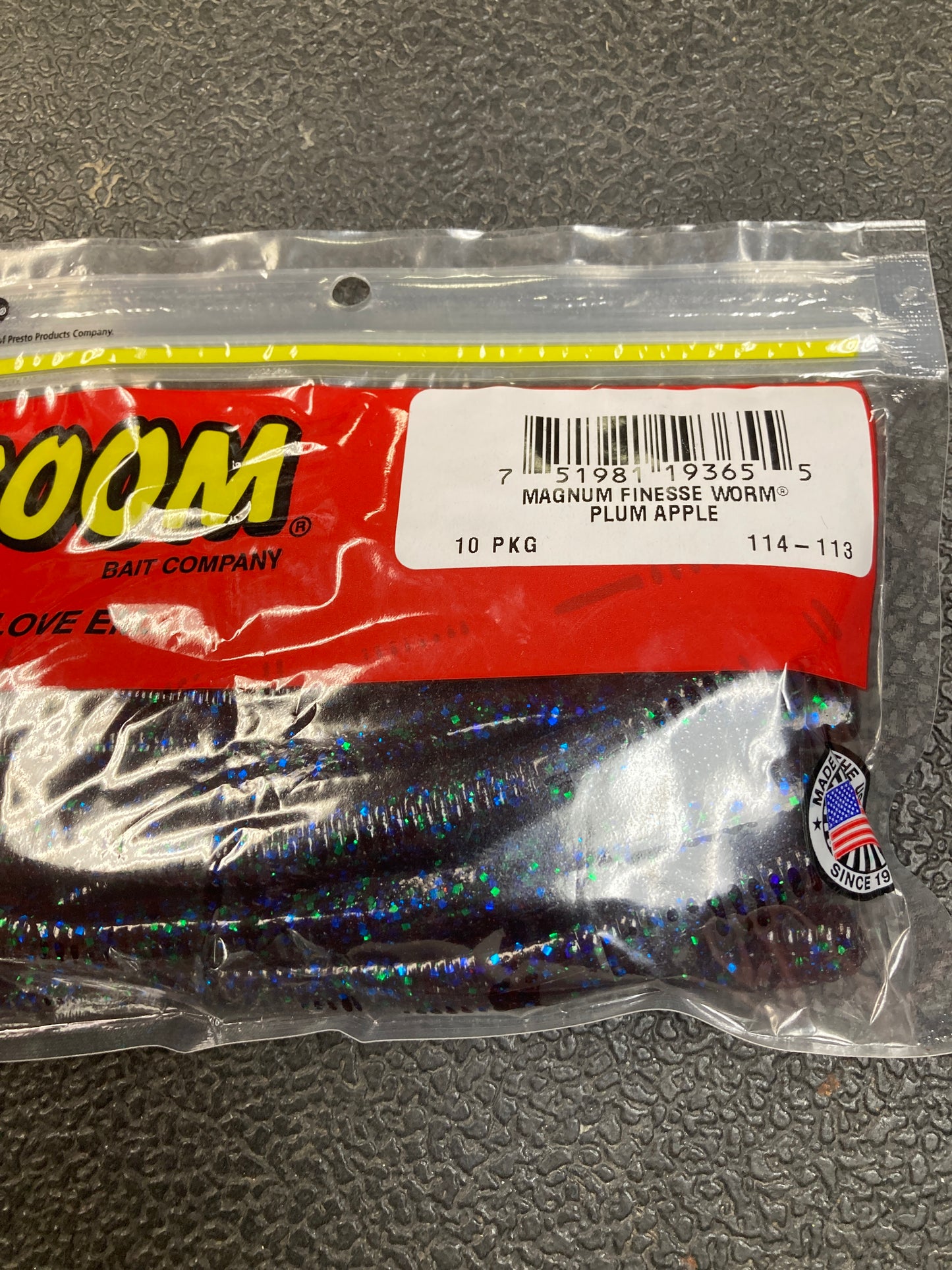 Zoom Mag Finesse Worm - Plum Apple