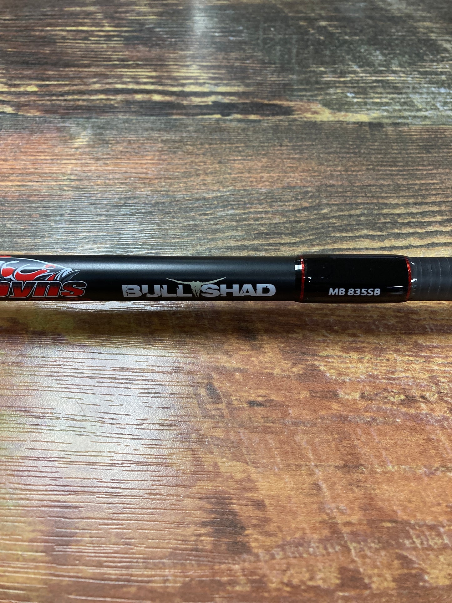 Dobyns Mike Bucca Bull Shad MB 835SB -Casting