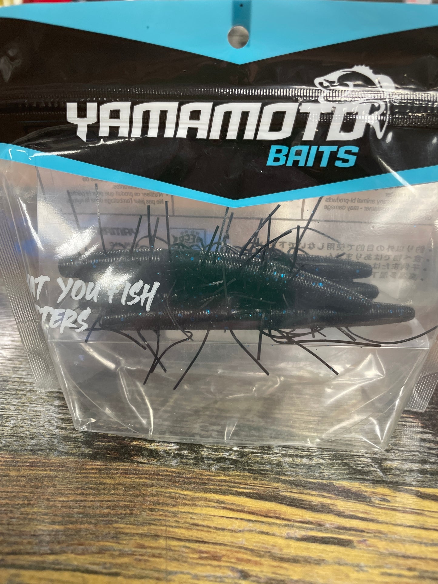 Yamamoto 4” Fuzzy Senco Black w/LG Blue Flk