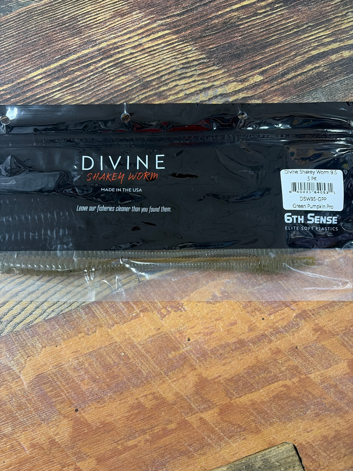 6th Sense Divine Shakey Worm 9.5” Green Pumpkin Pro