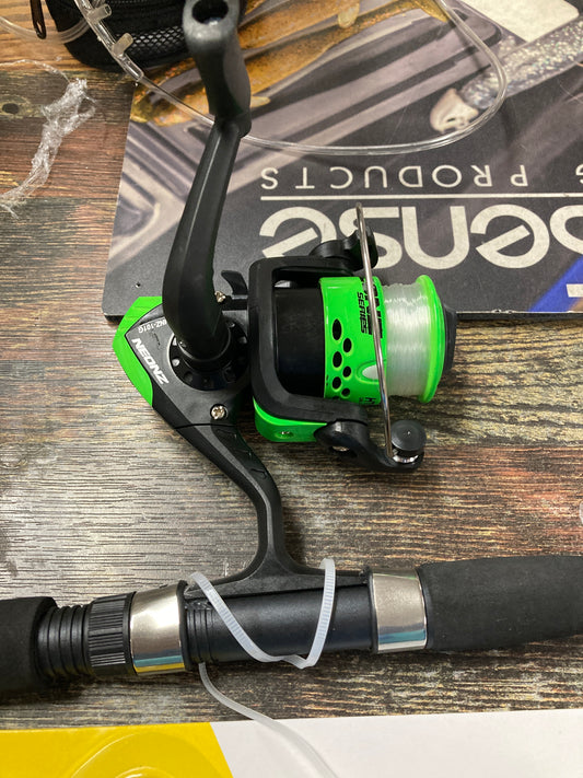 Blaze Spinning Combo 5’ 2 pc MH Greeen