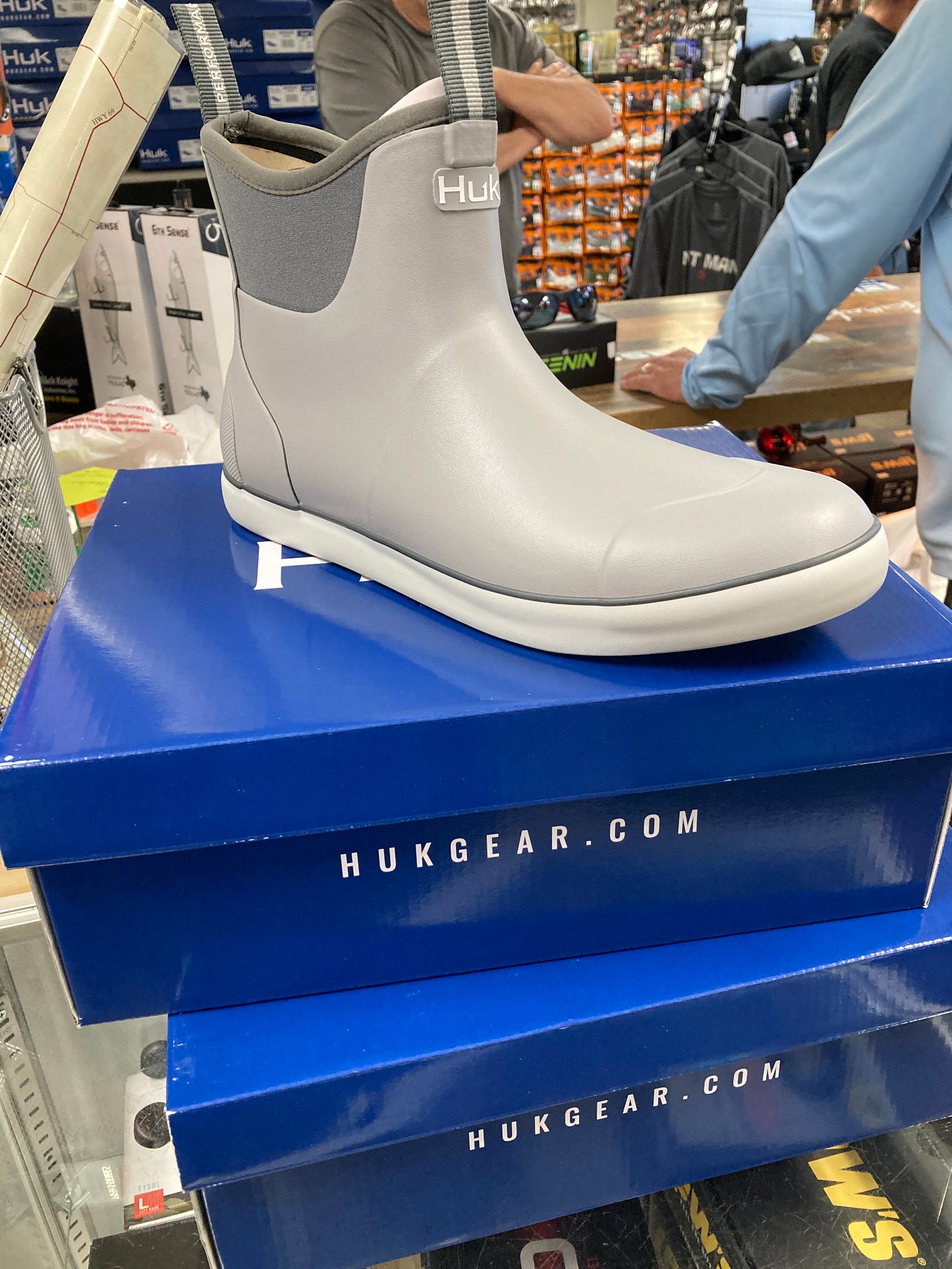 HUK Rogue Wave Grey size 10