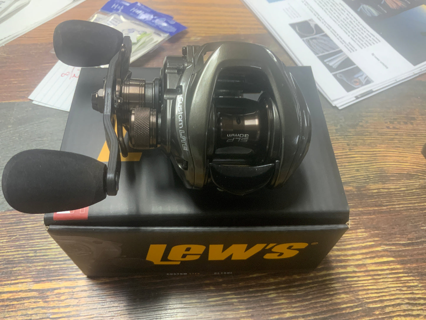 LEWS REEL CUSTTLITE SS SLP BC LH 7 5 1