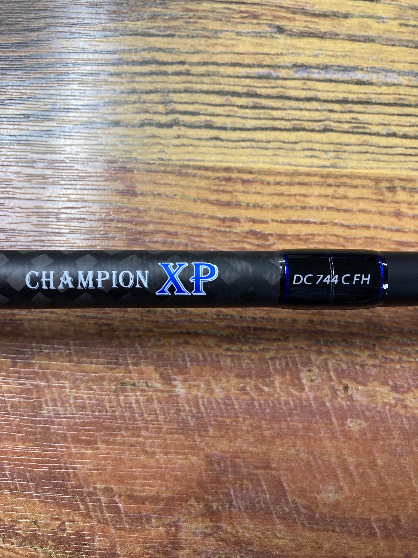 Dobyns Champion XP - DC 744 C FH - Casting