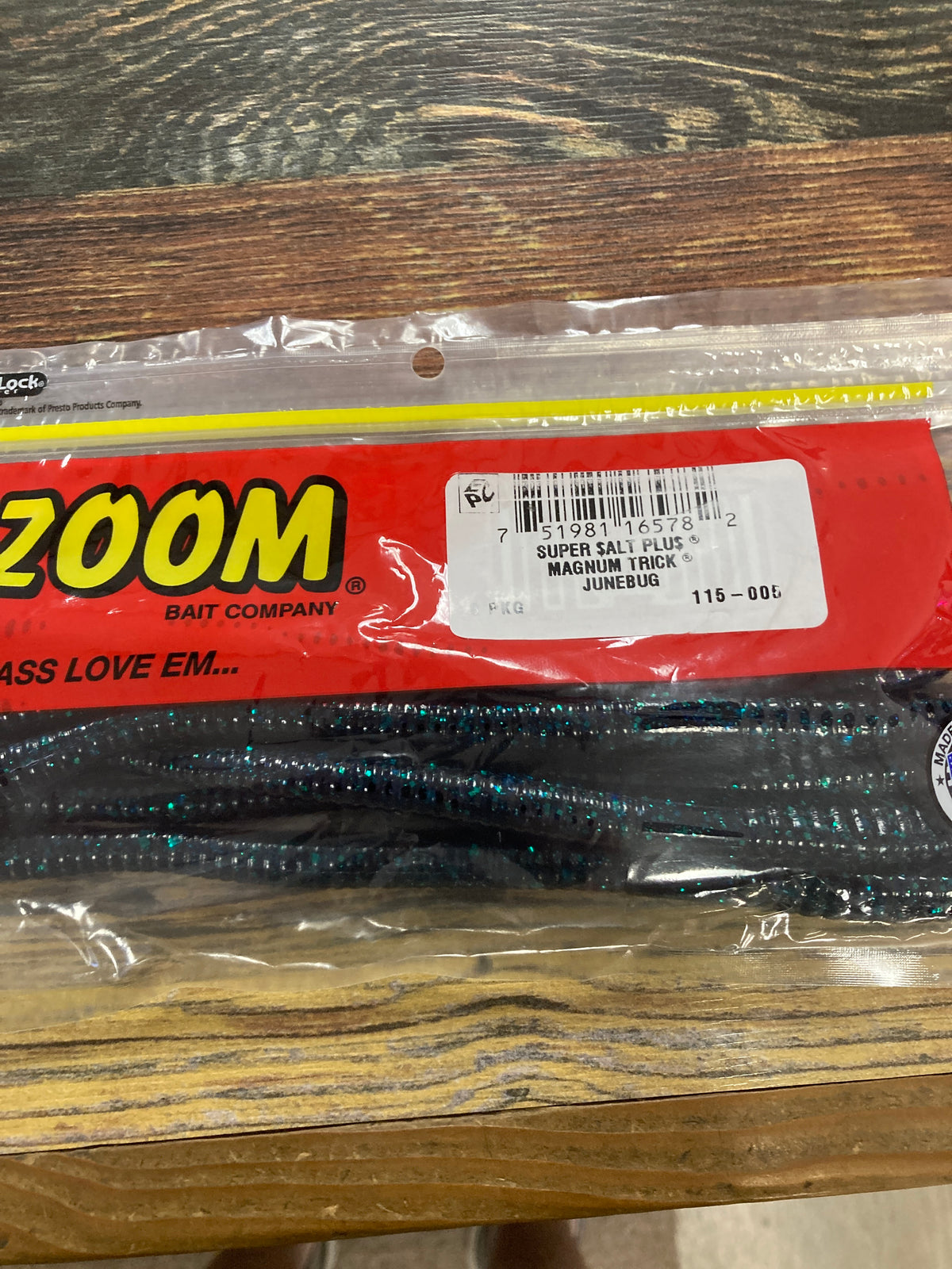Zoom Magnum Trick Worm 7" Junebug