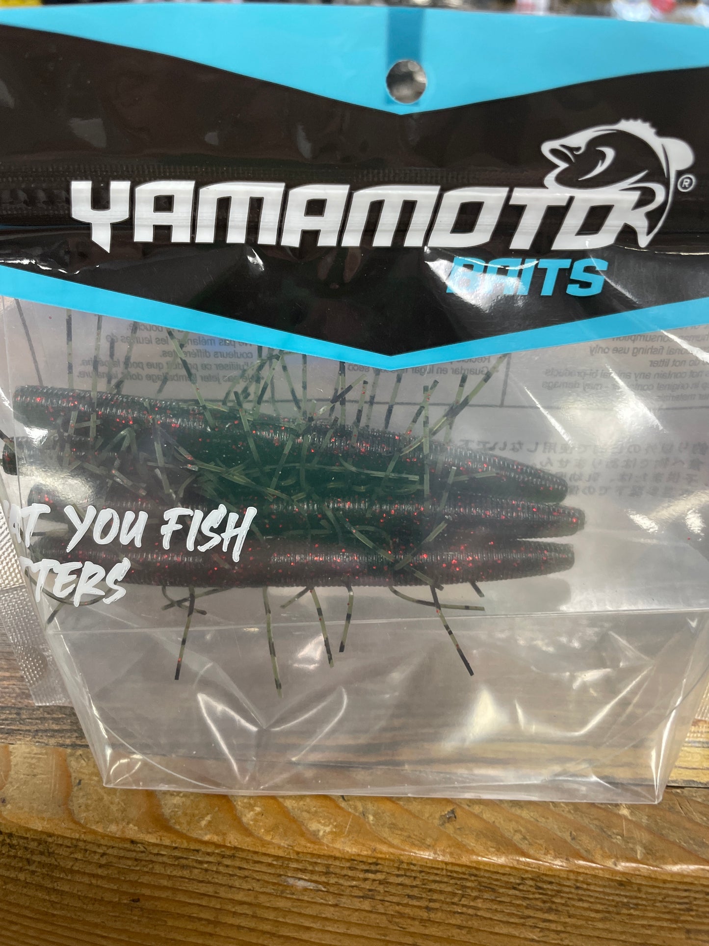 Yamamoto 4” Fuzzy Senco Wat/Blk/Red