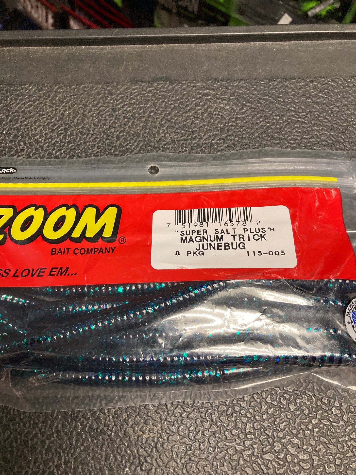 Zoom Mag Trick - Junebug