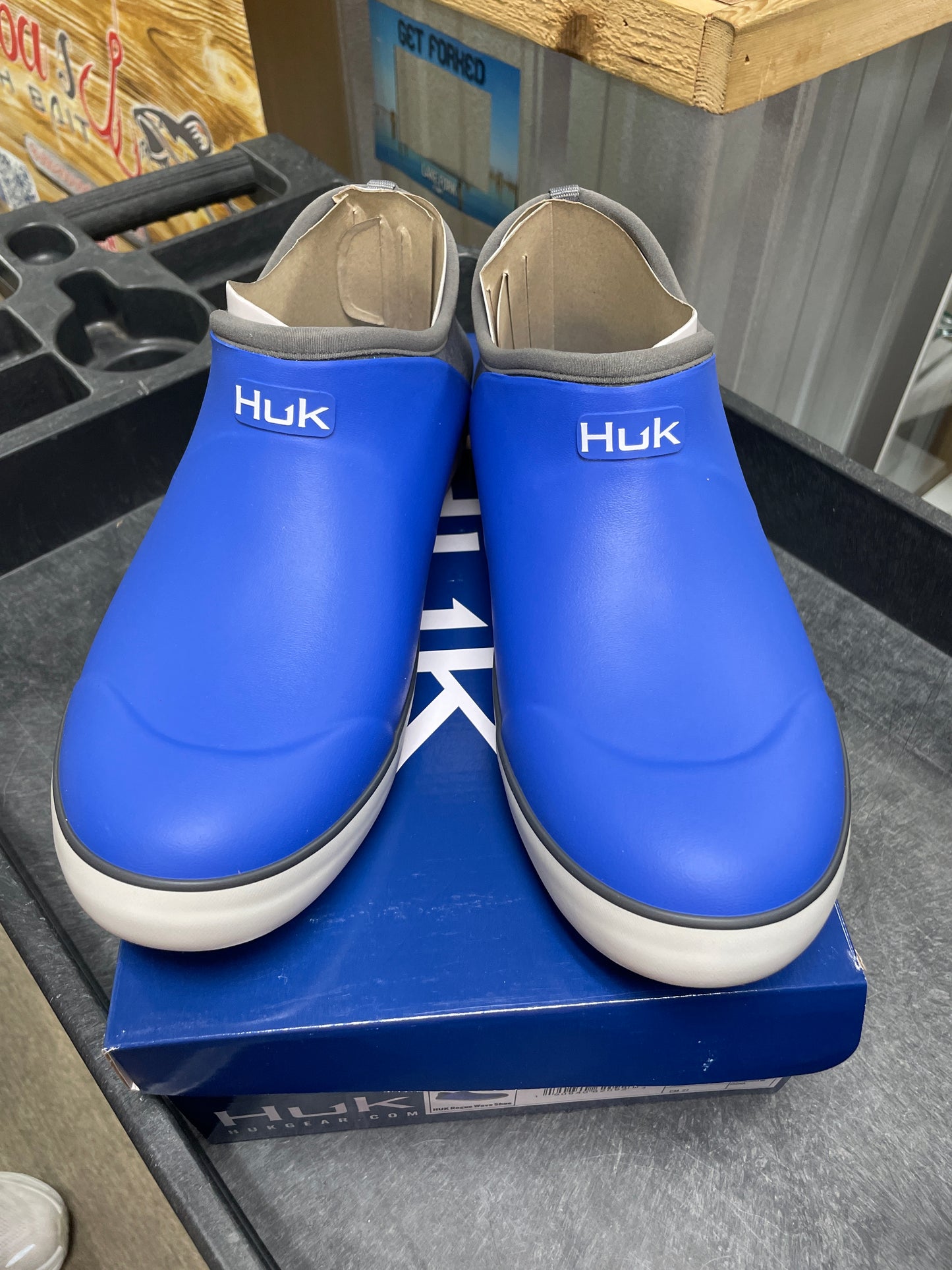 HUK Rogue Wave Shoe Ocean Blue size 9