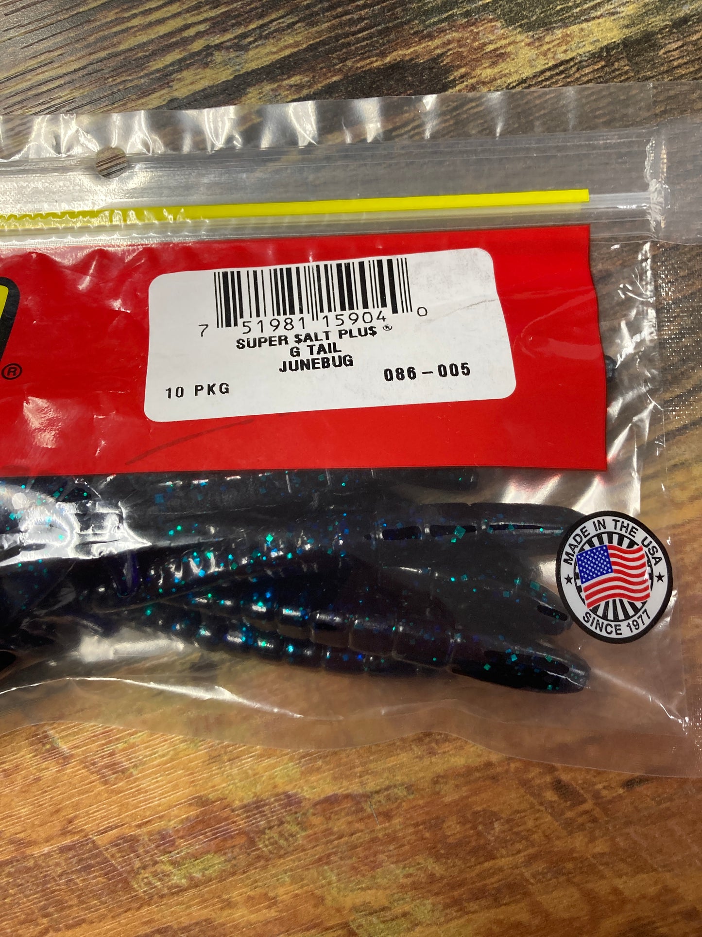 Zoom G Tail 6” Junebug