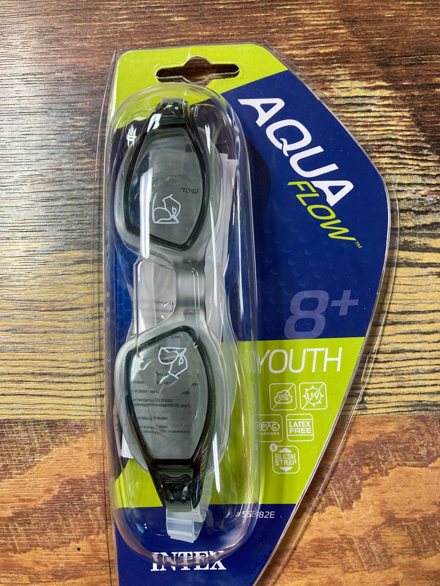 Aqua Flow Free Style Swim Goggles 8+